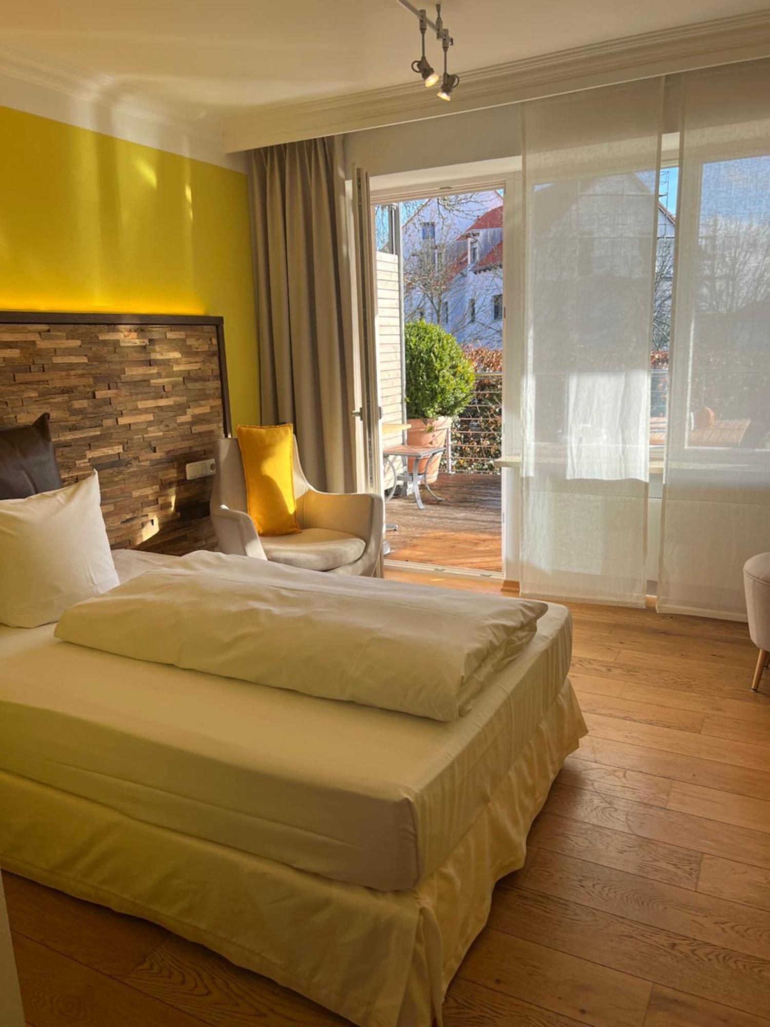 Aparthotel Parsberg Greendesign Exterior photo