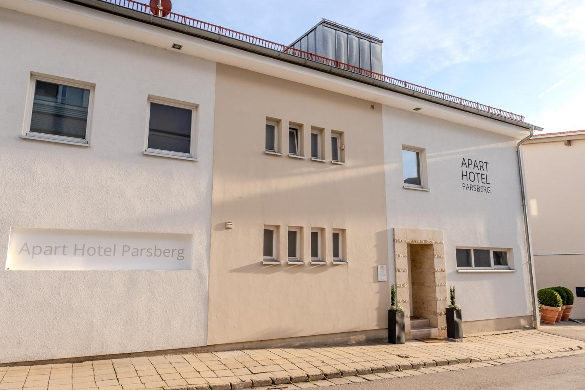 Aparthotel Parsberg Greendesign Exterior photo